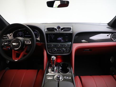 New 2025 Bentley Bentayga image 37