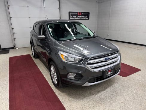 Used 2019 Ford Escape SE image 7