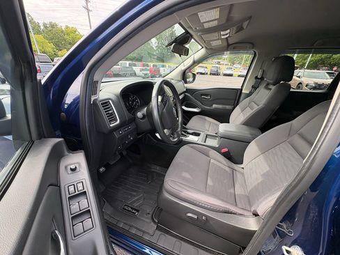 Used 2022 Nissan Frontier SV AWD/4WD image 13