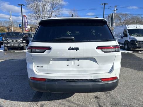 New 2025 Jeep Grand Cherokee L Altitude image 3