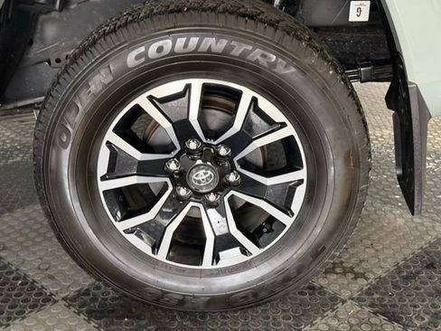 Used 2023 Toyota Tacoma TRD Sport image 14