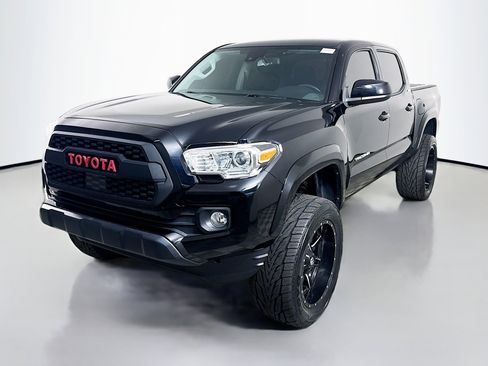 Used 2021 Toyota Tacoma TRD Sport image 4