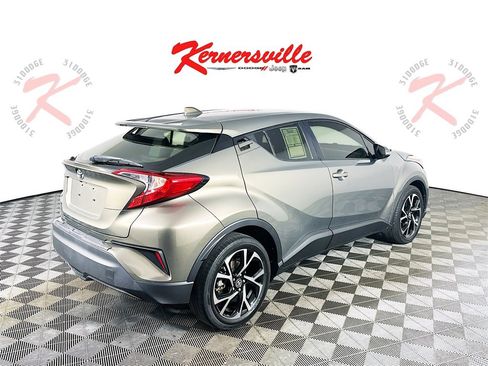 Used 2021 Toyota C-HR XLE image 7