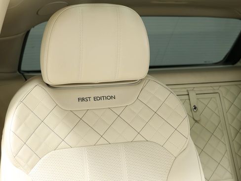 Used 2017 Bentley Bentayga AWD/4WD image 92