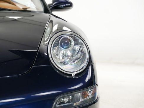 Used 2005 Porsche 911 Carrera RWD image 7