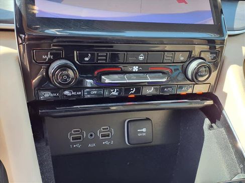 Used 2022 Jeep Grand Cherokee L Limited image 19