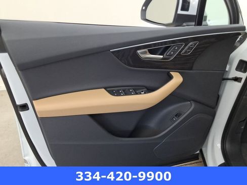 Certified 2025 Audi Q7 2.0T Premium w/ Convenience Package AWD/4WD image 15