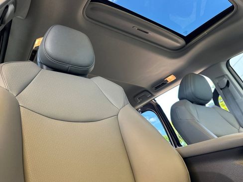 Certified 2022 Toyota Sienna XLE FWD image 22