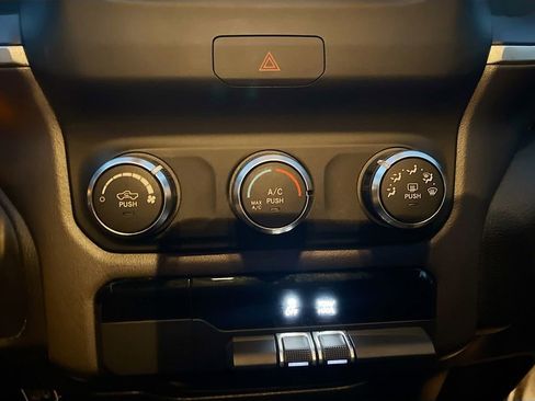 Used 2021 RAM 1500 Big Horn AWD/4WD image 15