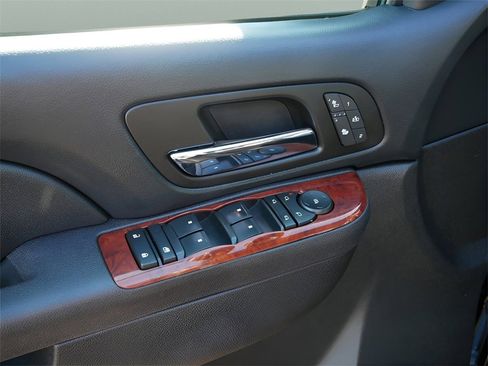 Used 2013 Chevrolet Tahoe LT w/ Luxury Package image 17