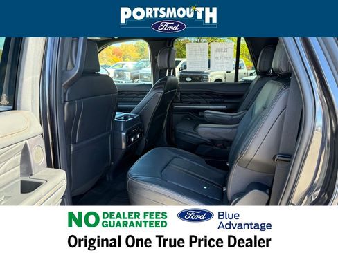 Certified 2024 Ford Expedition Max Platinum image 5