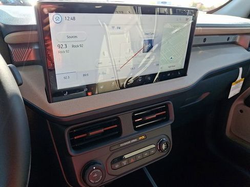 New 2025 Ford Maverick Lariat image 16