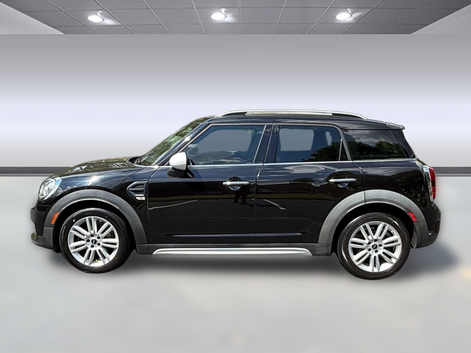 Used 2019 MINI Cooper Countryman FWD image 2