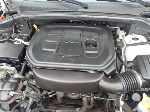 Used 2022 Jeep Grand Cherokee Limited AWD/4WD image 28