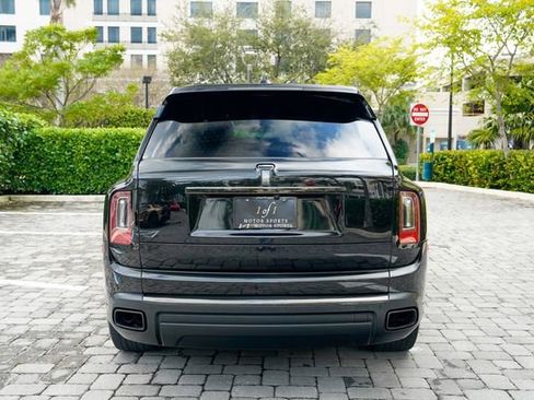 Used 2020 Rolls-Royce Cullinan Black Badge image 20