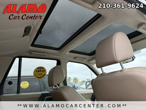 Used 2014 Land Rover LR2 HSE image 18