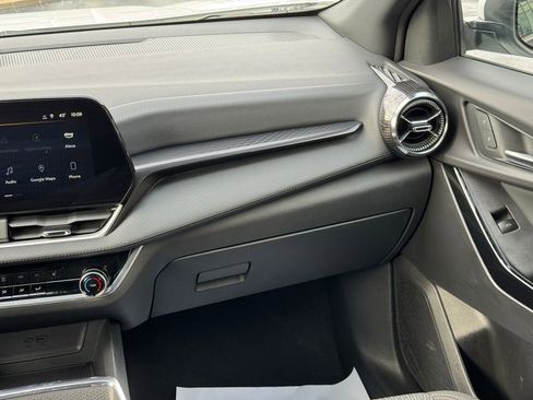 Used 2025 Chevrolet Equinox LT FWD image 22