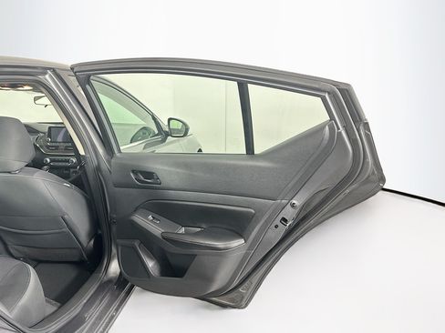 Used 2025 Nissan Altima 2.5 SV FWD image 27