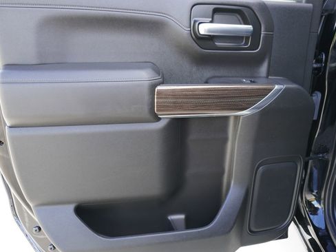 Used 2020 Chevrolet Silverado 1500 LT Trail Boss image 17