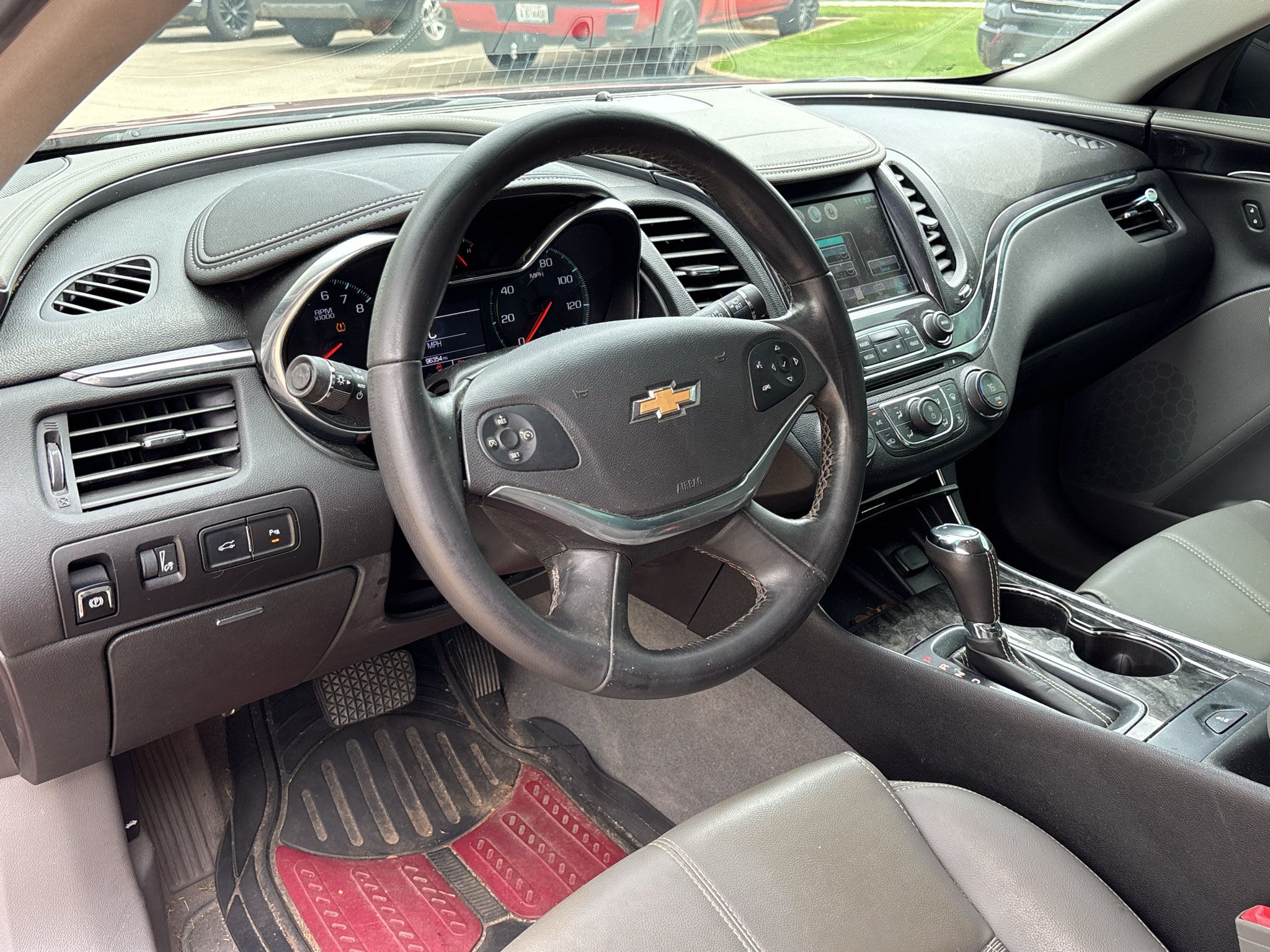 Used 2015 Chevrolet Impala LT w/ Convenience Package FWD image 11
