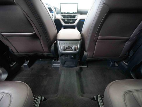 Used 2025 Ford Explorer Platinum w/ LUX Leather Package image 22