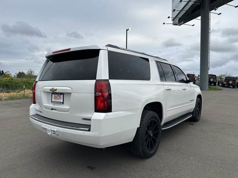 Used 2018 Chevrolet Suburban Premier AWD/4WD image 8
