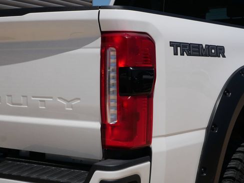 Used 2024 Ford F250 Lariat w/ Lariat Ultimate Package AWD/4WD image 11