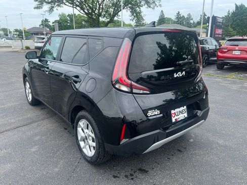Used 2025 Kia Soul LX w/ LX Technology Package FWD image 6
