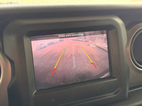 Used 2019 Jeep Wrangler Unlimited Sport S image 36