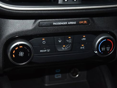 Used 2022 Ford Escape SE image 13