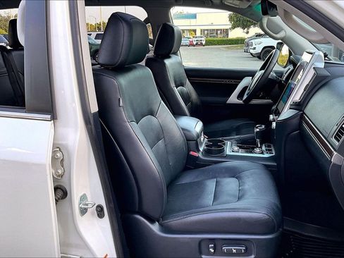 Used 2017 Toyota Land Cruiser AWD/4WD image 29