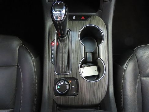 Used 2019 GMC Acadia SLT FWD image 48