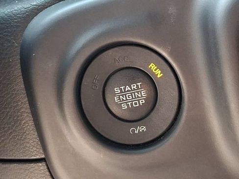 Used 2023 Jeep Wrangler Unlimited Sahara AWD/4WD image 23