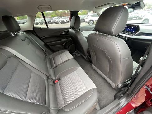 Used 2025 Chevrolet Trax LT w/ Driver Confidence Package FWD image 22