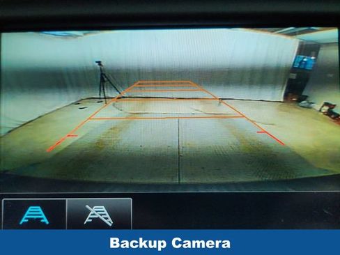 Used 2017 Chevrolet Malibu LT FWD image 11