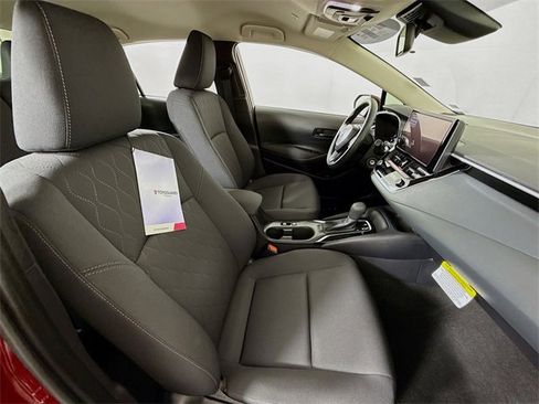 Certified 2025 Toyota Corolla LE image 32