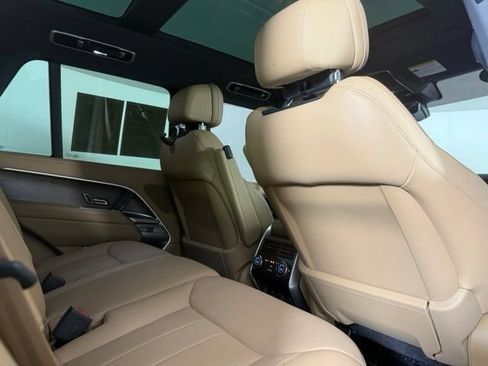 Used 2025 Land Rover Range Rover SE AWD/4WD image 29