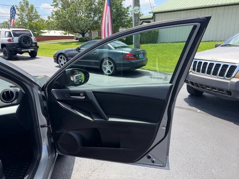 Used 2012 MAZDA MAZDA3 i Touring FWD image 26