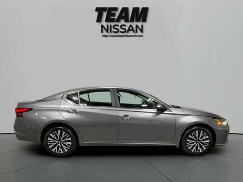 Certified 2023 Nissan Altima 2.5 SV w/ SV Premium Package AWD/4WD image 8