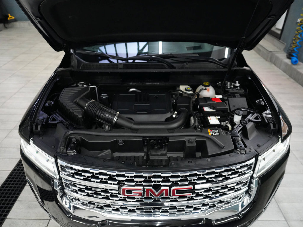 Used 2023 GMC Acadia Denali w/ Black Diamond Edition AWD/4WD image 45