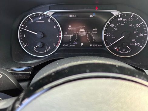 Used 2022 Nissan Pathfinder SL w/ SL Premium Package image 6