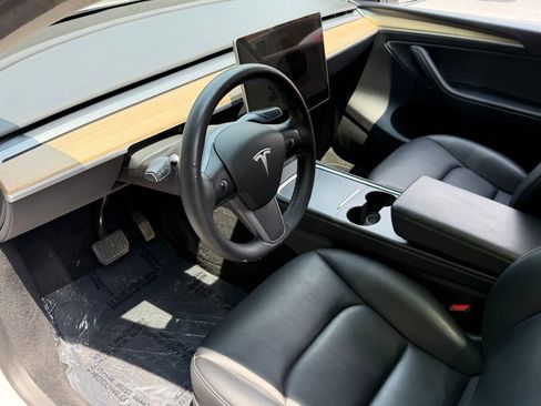 Used 2023 Tesla Model Y Long Range AWD/4WD image 24