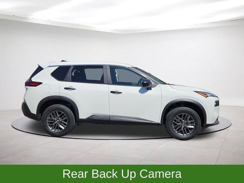 Used 2023 Nissan Rogue S image 8