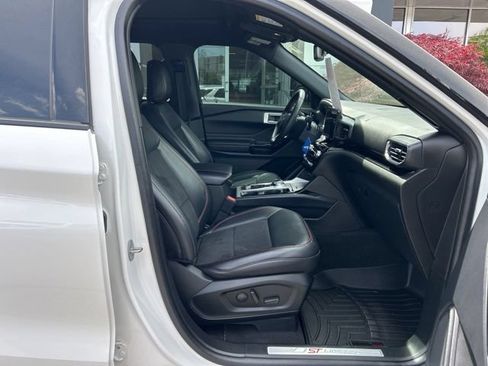 Used 2023 Ford Explorer ST-Line w/ Class IV Trailer Tow Package AWD/4WD image 16