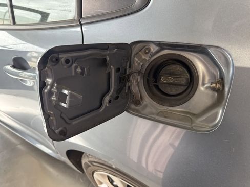 Used 2021 Toyota Corolla LE FWD image 9