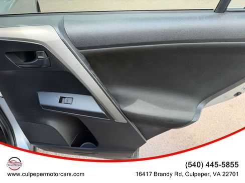 Used 2017 Toyota RAV4 LE AWD/4WD image 13