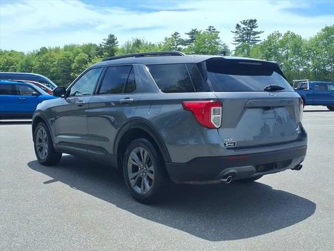 Used 2022 Ford Explorer XLT w/ Equipment Group 202A AWD/4WD image 7