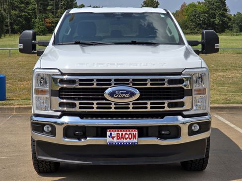 Used 2024 Ford F250 XLT w/ FX4 Off-Road Package AWD/4WD image 2