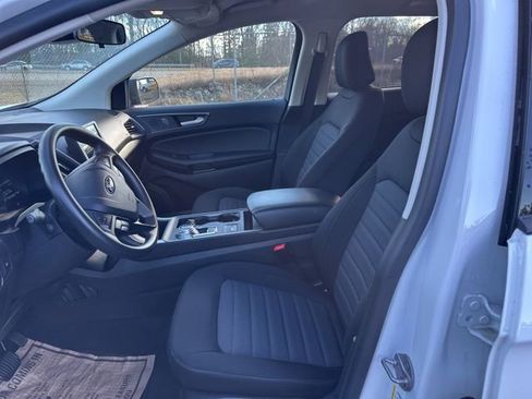 Used 2024 Ford Edge SE image 11