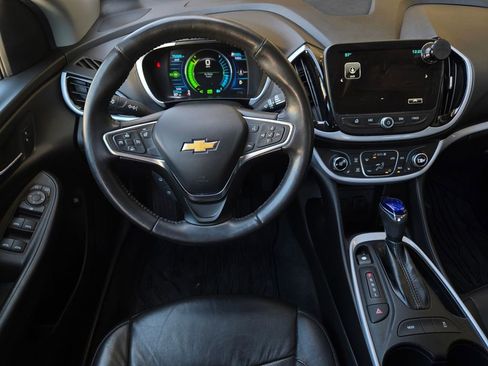 Used 2018 Chevrolet Volt LT w/ Comfort Package FWD image 14